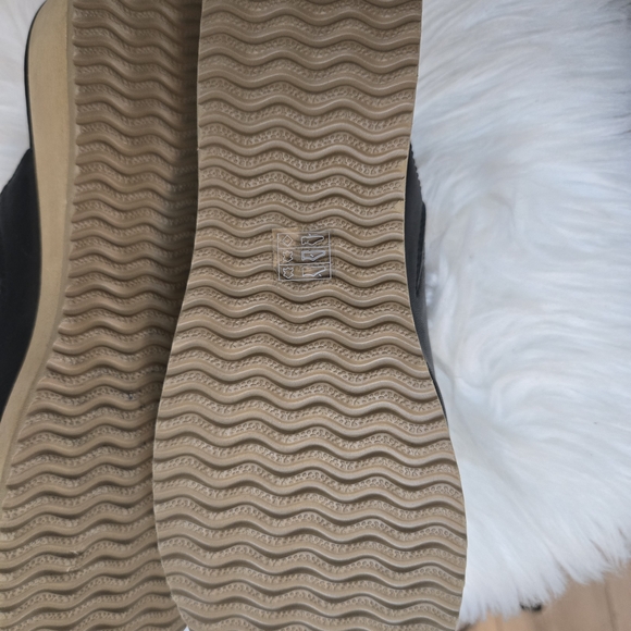 Eileen Fisher Black Leather Clogs - New - Picture 9 of 9